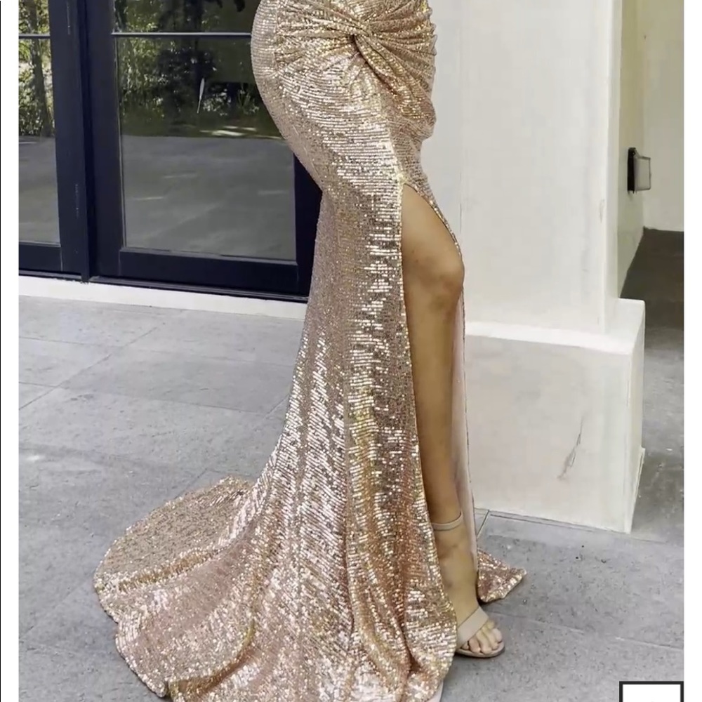 PORTIA&SCARLETT 8 rose gold formal gown NEVER WORN